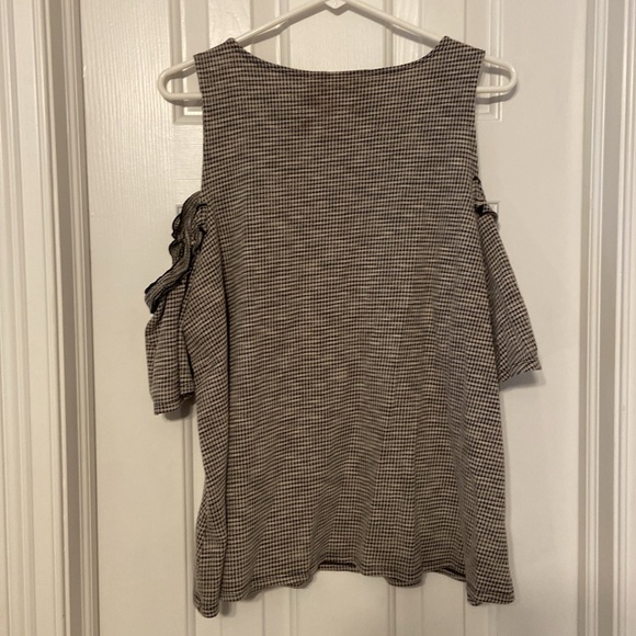 Lauren Conrad Cold Shoulder Tee - Picture 2 of 4